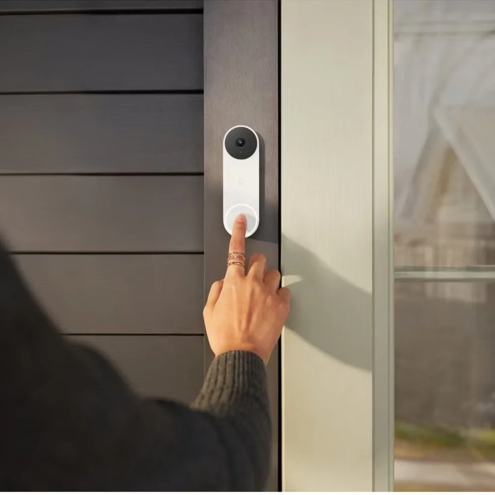 NIB Google Nest Smart Doorbell in White and Black 2 generation